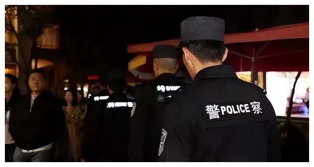 1998年长春黑老大惨死，100多辆豪车送葬，沿街抛洒人民币