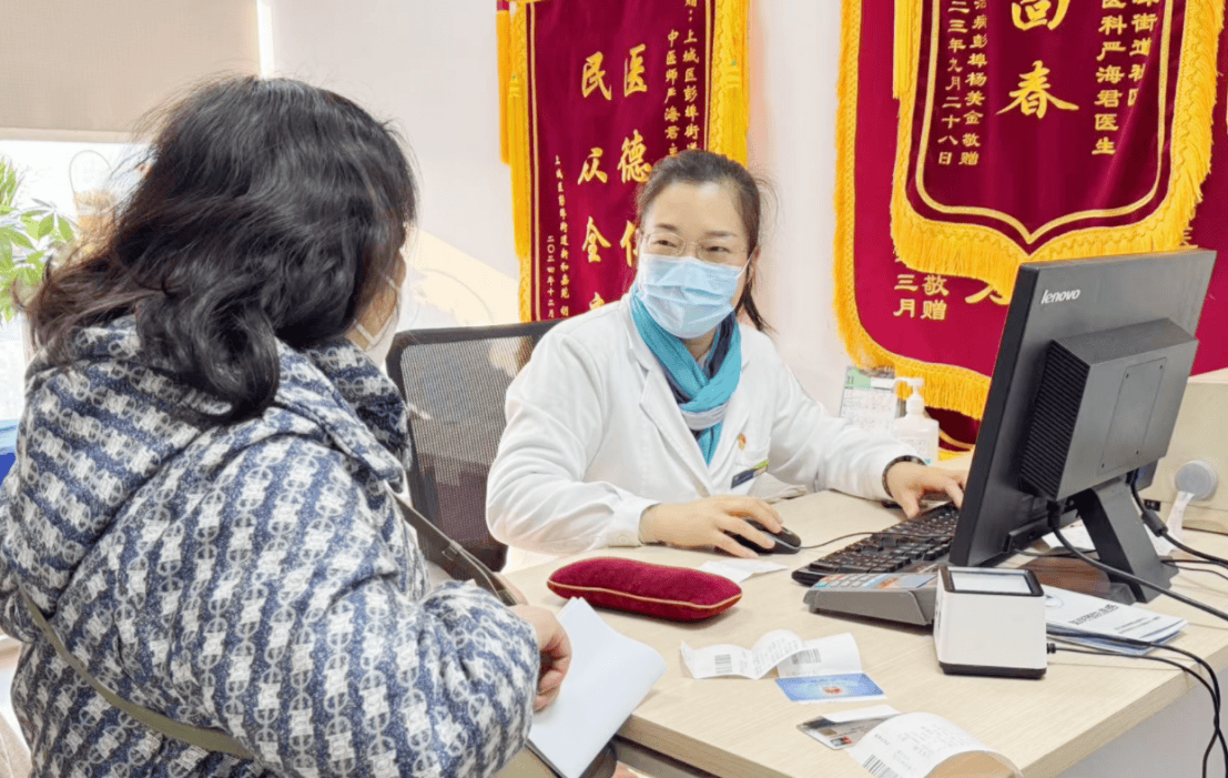 健康小站丨尝试网红瘦身法后，女子光速掉秤十斤，结果人晕倒在医院